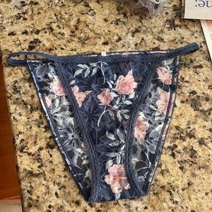 NWT never worn high leg bikini size M underwear from Victoria’s Secret